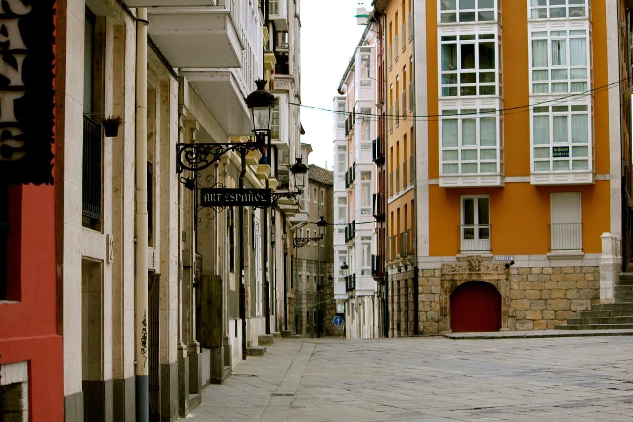 Burgos Old Town: Streets, Plazas and a Walking Route