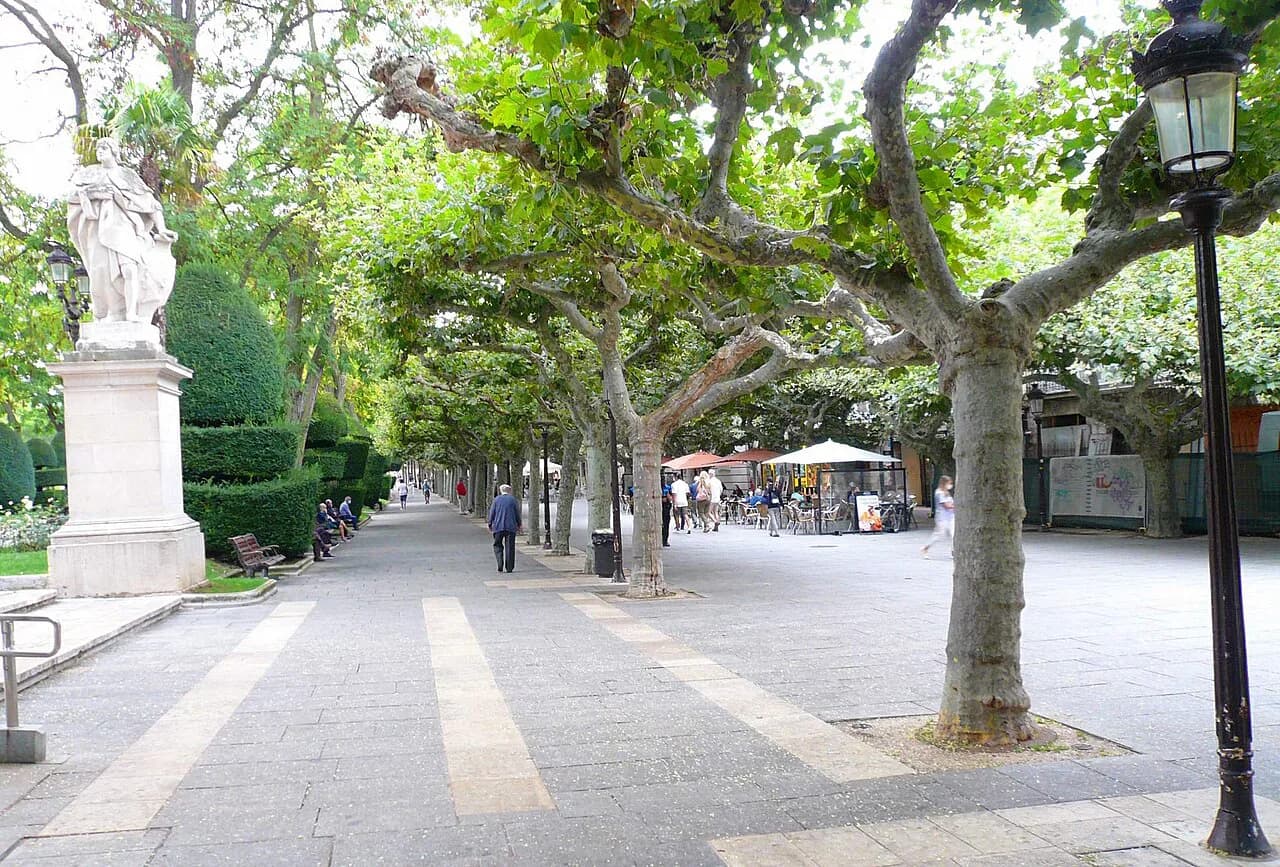 Burgos Walking Tour: Cathedral, Castle Hill and the Arlanzón Loop