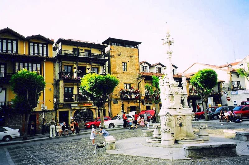 Comillas, Cantabria: Gaudí's El Capricho and the Sobrellano Palace