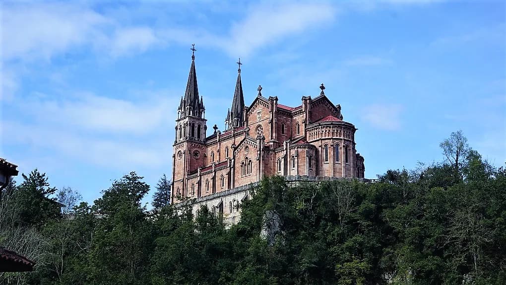 Covadonga: the Cave Shrine, Basilica and Lakes