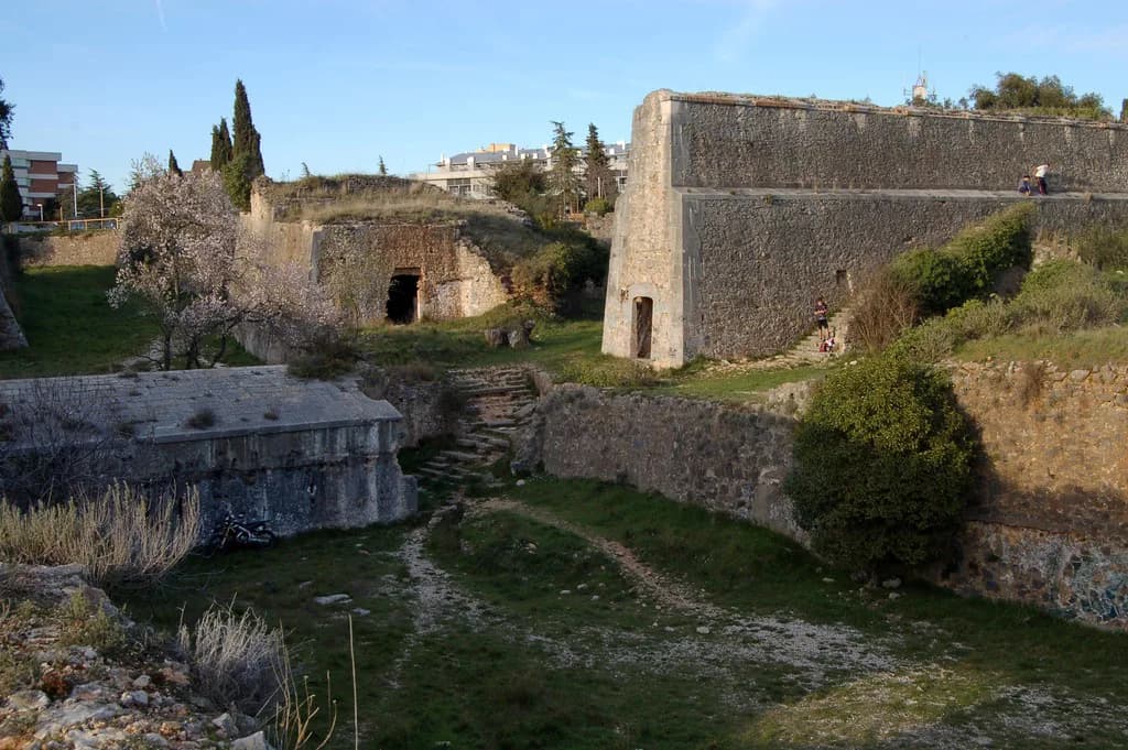 Girona History: Roman Walls, the Cathedral and the Call