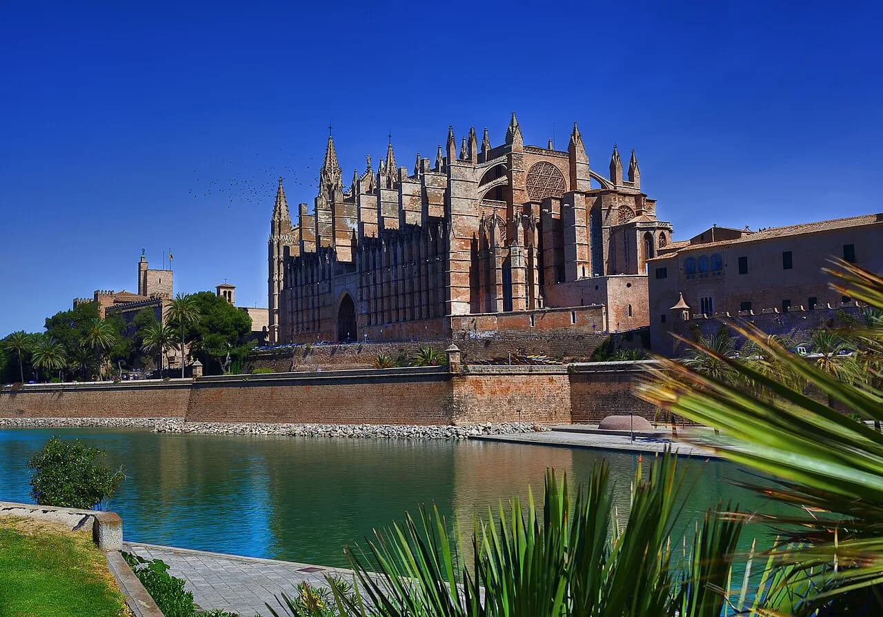 Palma Boat Trips: Harbour, Bay and Catamaran Options