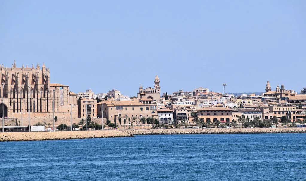 Palma Old Town: Streets, Squares and Monuments to Walk
