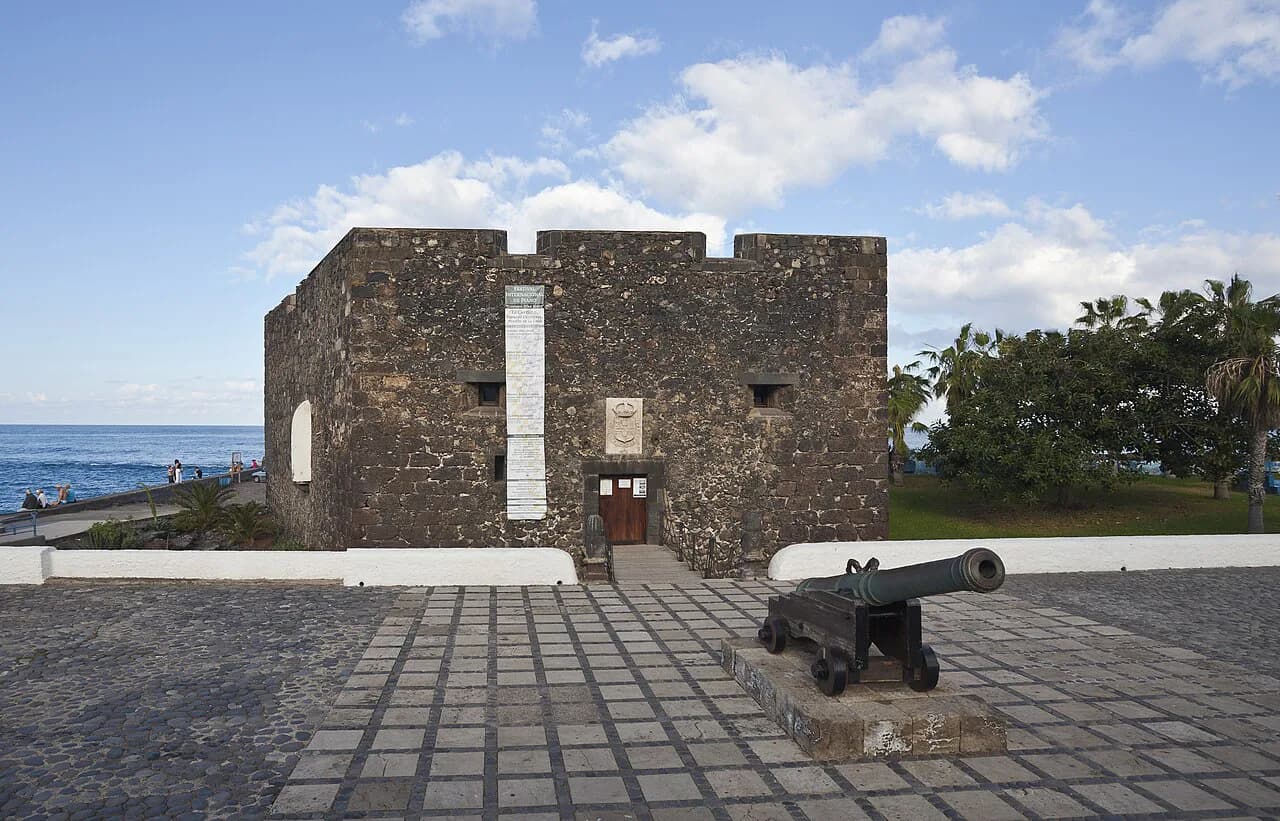 Puerto de la Cruz Old Town: What to See and How to Walk It
