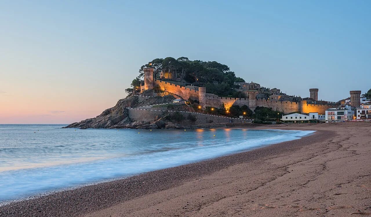 Tossa de Mar Old Town: Vila Vella Walls, Towers and Lanes