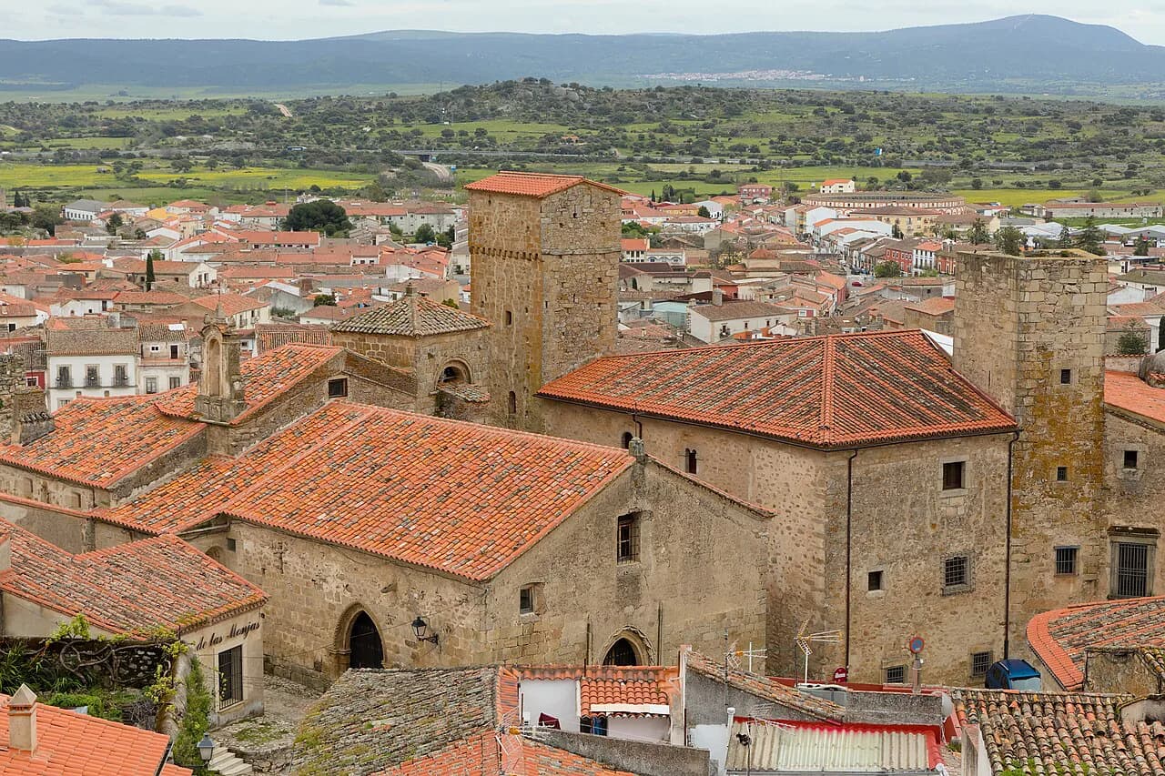 Trujillo, Spain: Plaza Mayor, Castle and Conquistador Palaces