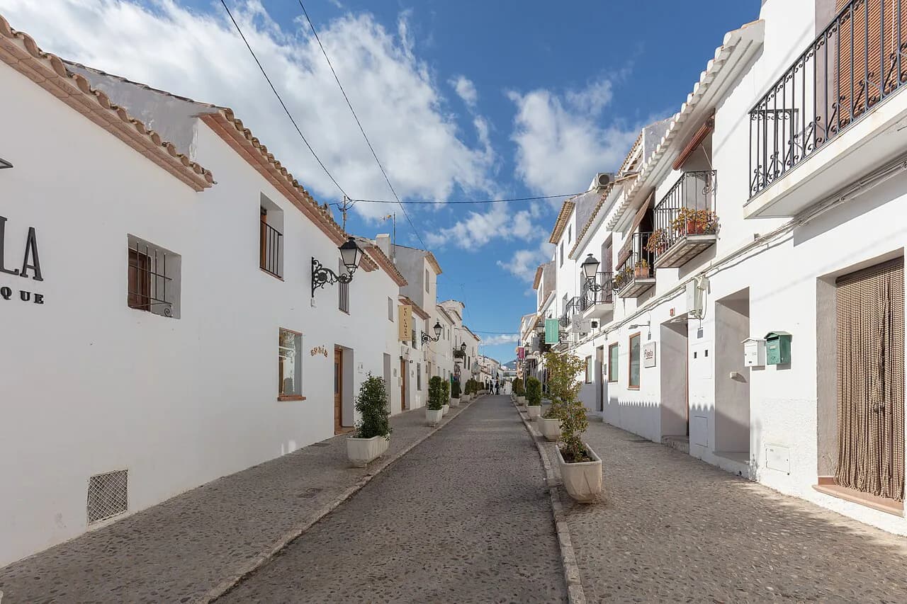 Altea Old Town Guide: White Lanes, Blue Dome and Viewpoints