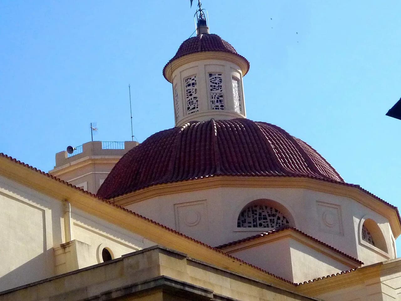 Churches in Alicante: Which Ones Are Worth Stepping Into