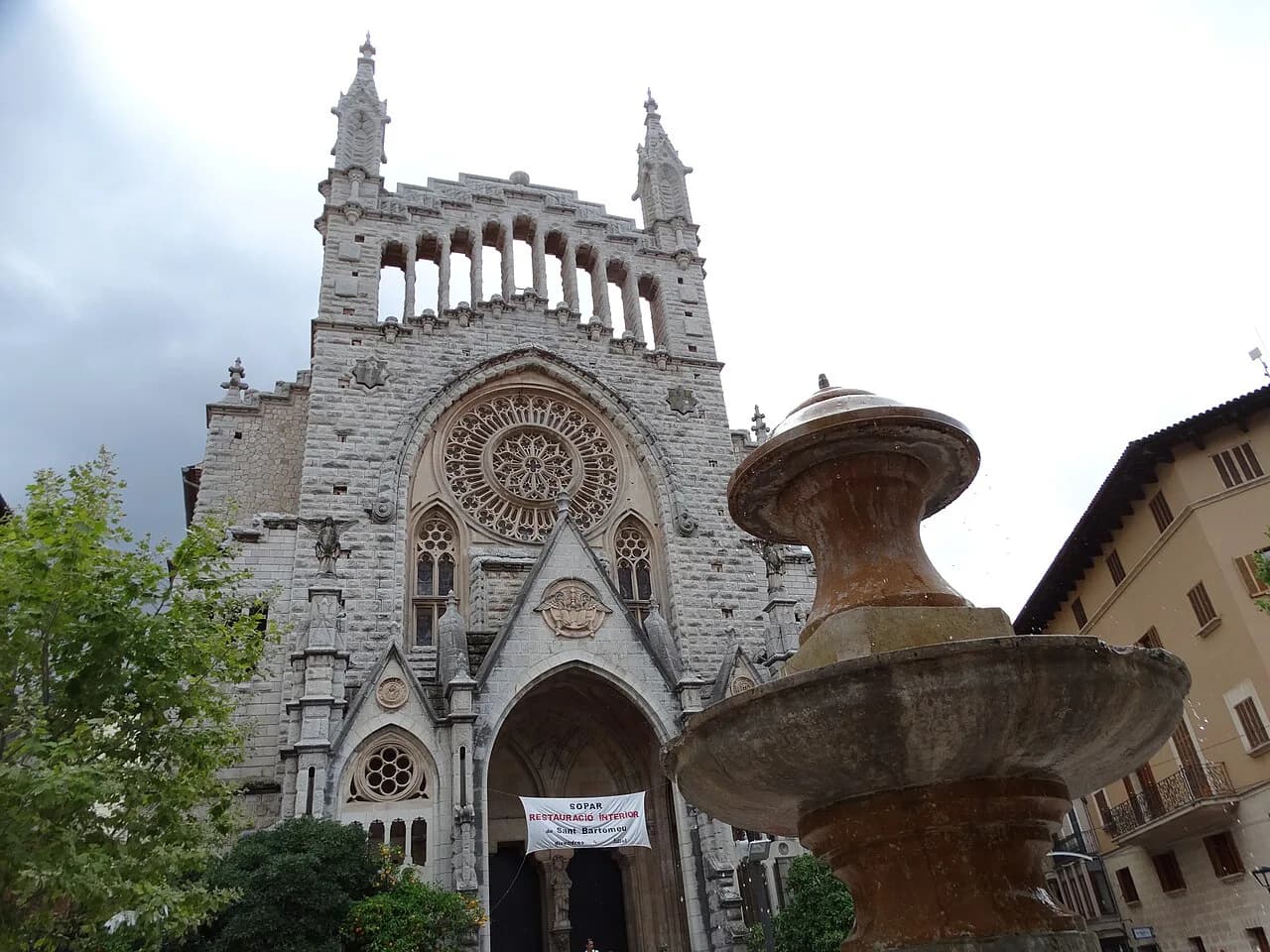 Sóller sightseeing: how to plan the tram, train and town stops