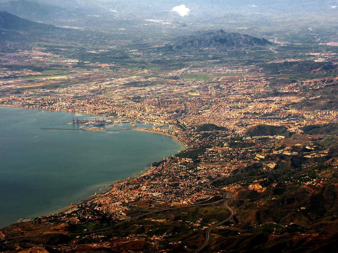 Málaga Map: The Old Centre, Monuments and Walking Routes
