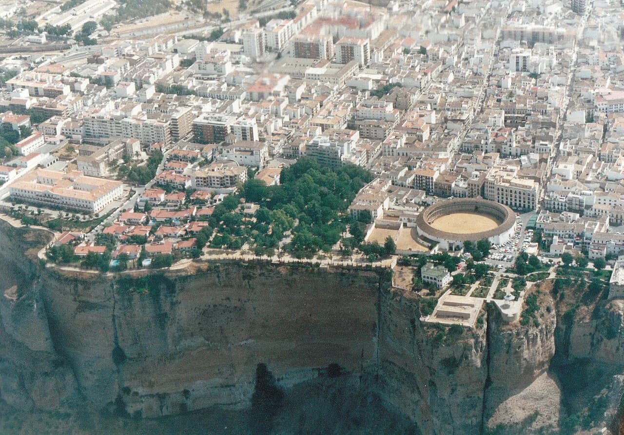 Ronda Map: Where the Old Town, the Tajo and the Stations Are