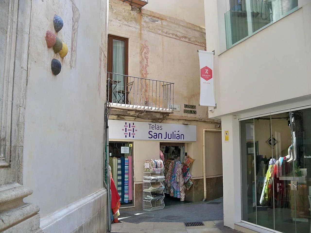 Shopping in Málaga: Calle Larios, Malls and Local Shops