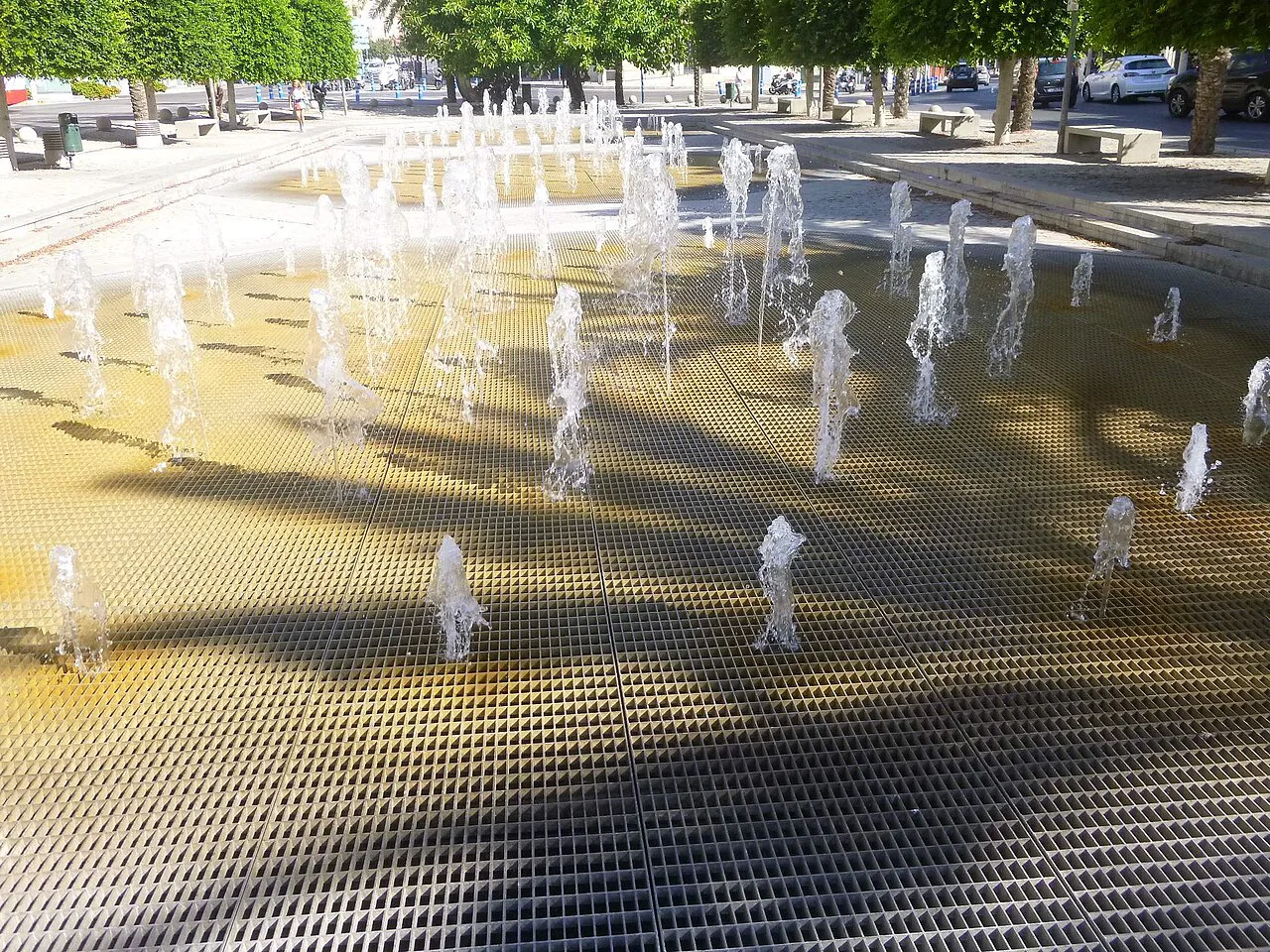 Fountain jets in Plaza de España, Alicante.