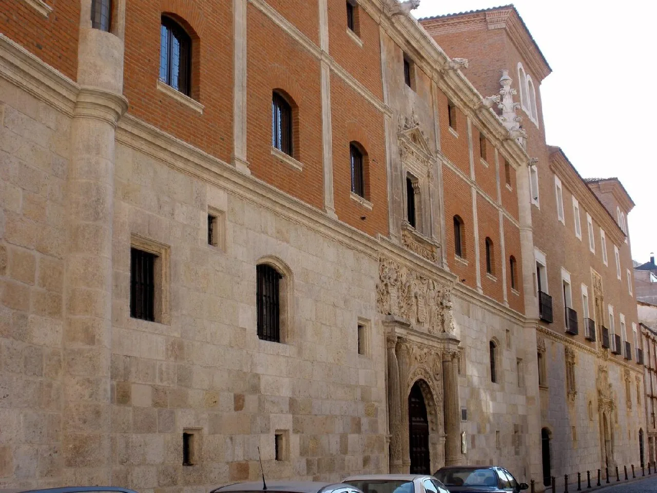 The Casas de Miranda and Angulo, seats of the Museo de Burgos.