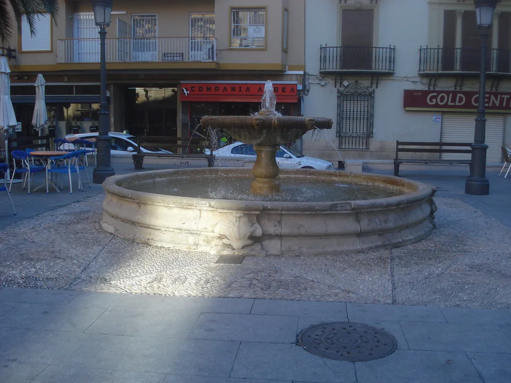 A fountain in the Plaza de los Colgaos, Elche.