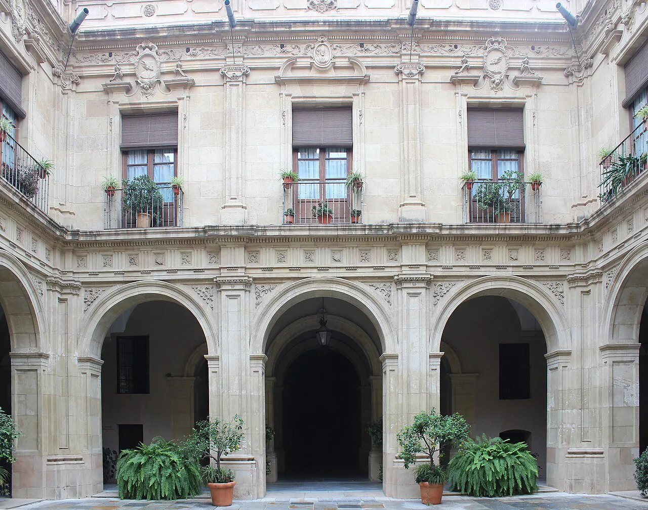 The southern side of the Episcopal Palace courtyard in Murcia.