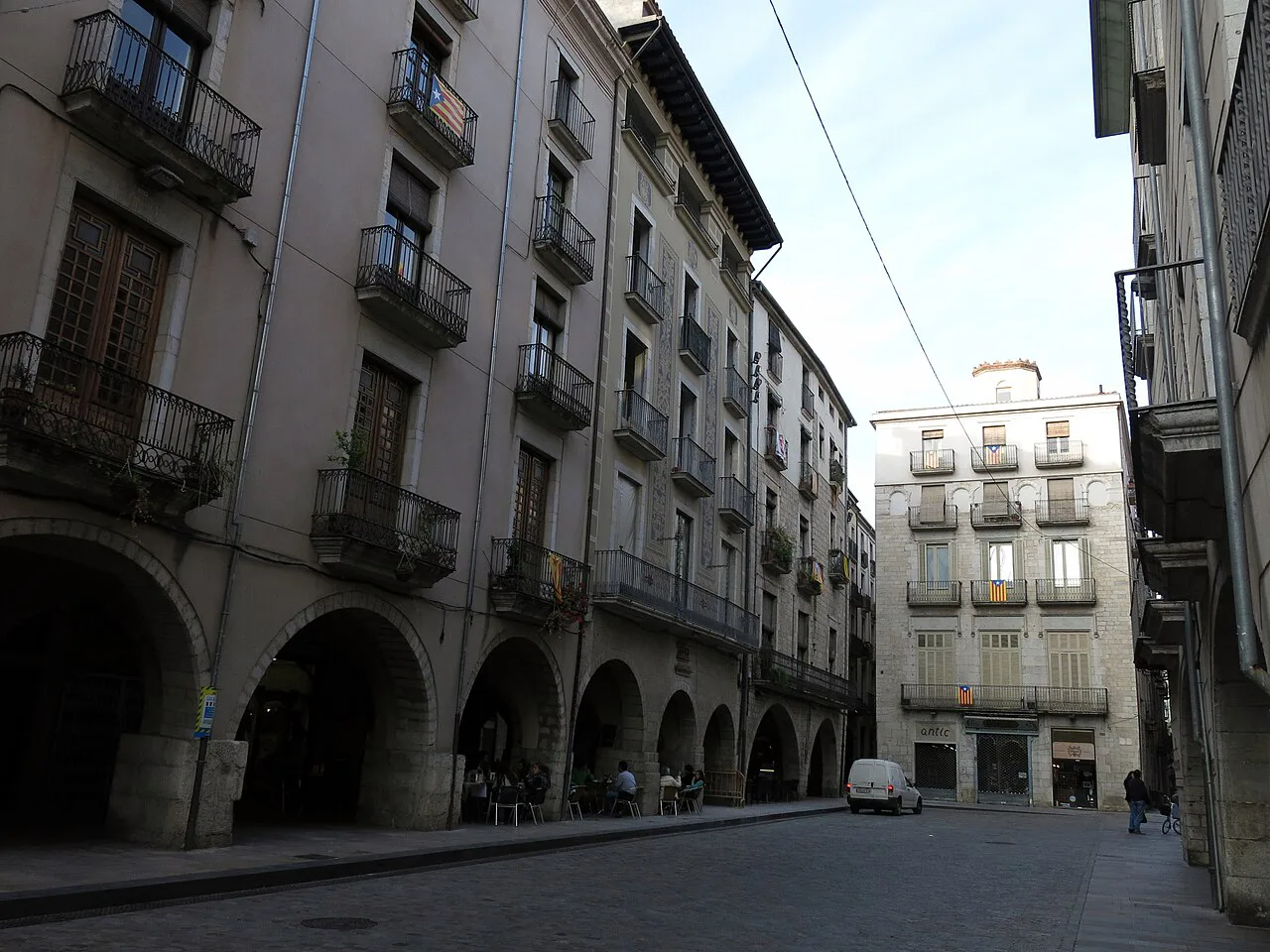Arcades along Plaça del Vi in Girona.