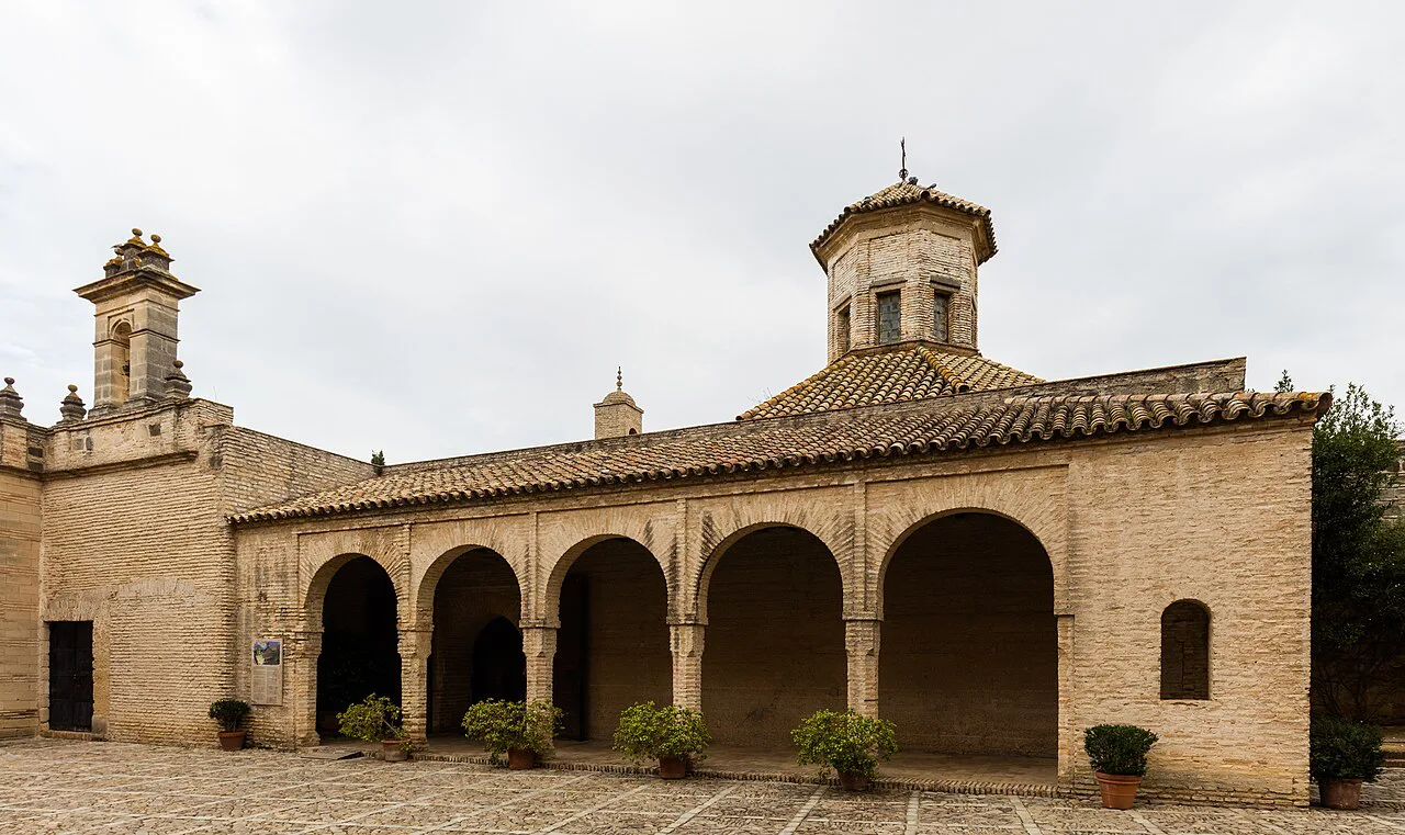 Arcaded building inside the Alcázar of Jerez de la Frontera.