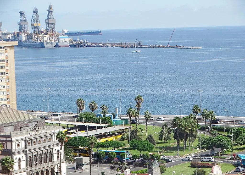 Las Palmas de Gran Canaria and its port seen from the cathedral tower.