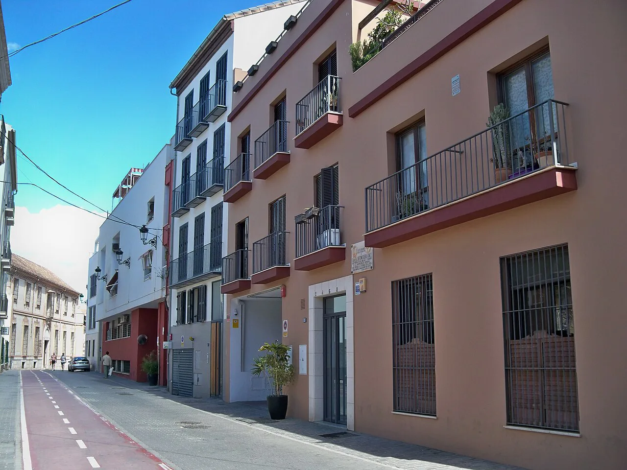 Houses along Calle Parras, Málaga.