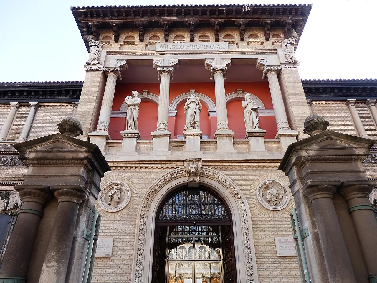 The facade of the Museo de Zaragoza.