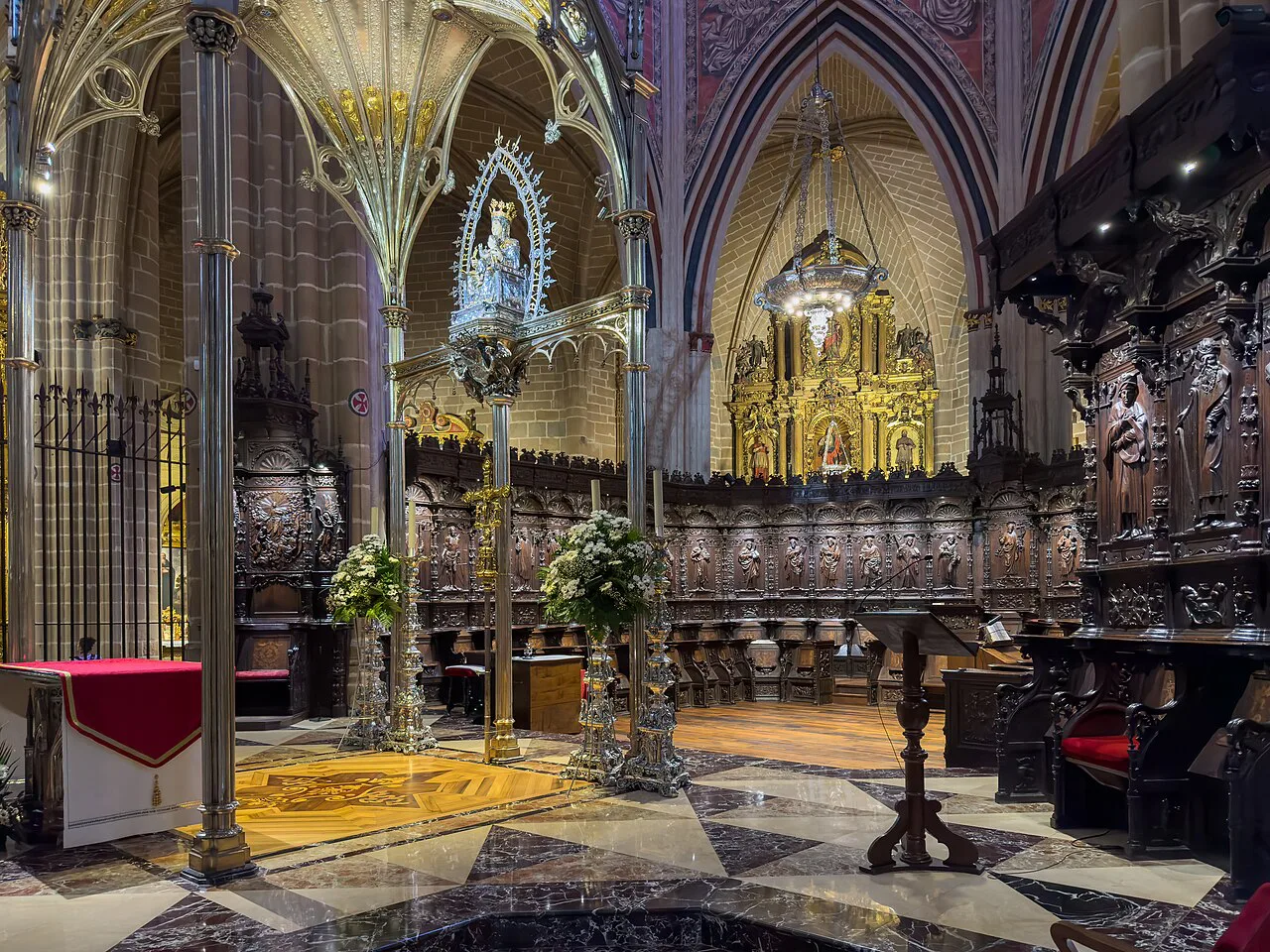 The main altar of Pamplona Cathedral.