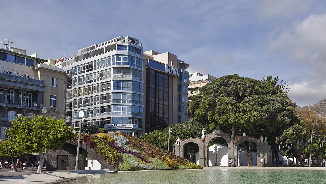 Plaza de España and its lake, Santa Cruz de Tenerife.