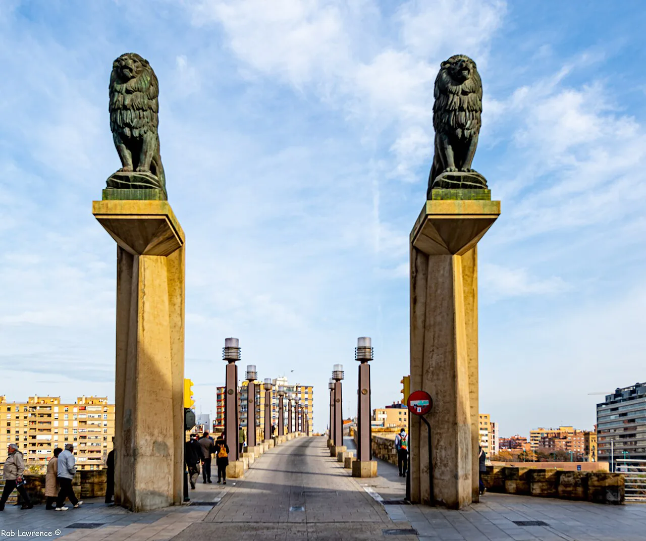 The lion columns at the end of the Puente de Piedra in Zaragoza.