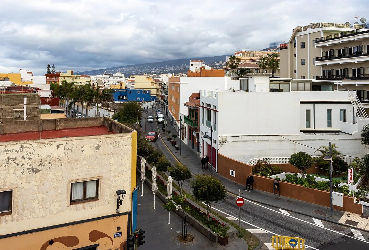 Puerto de la Cruz seen from El Peñón del Fraile.