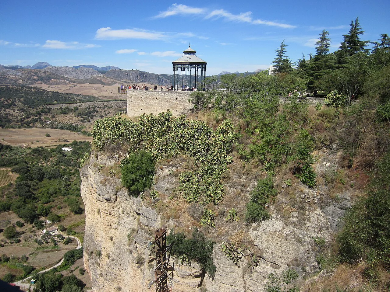A viewing platform on the cliffs of Ronda.