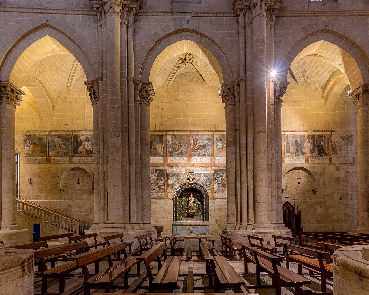 The north nave of the Old Cathedral of Salamanca.