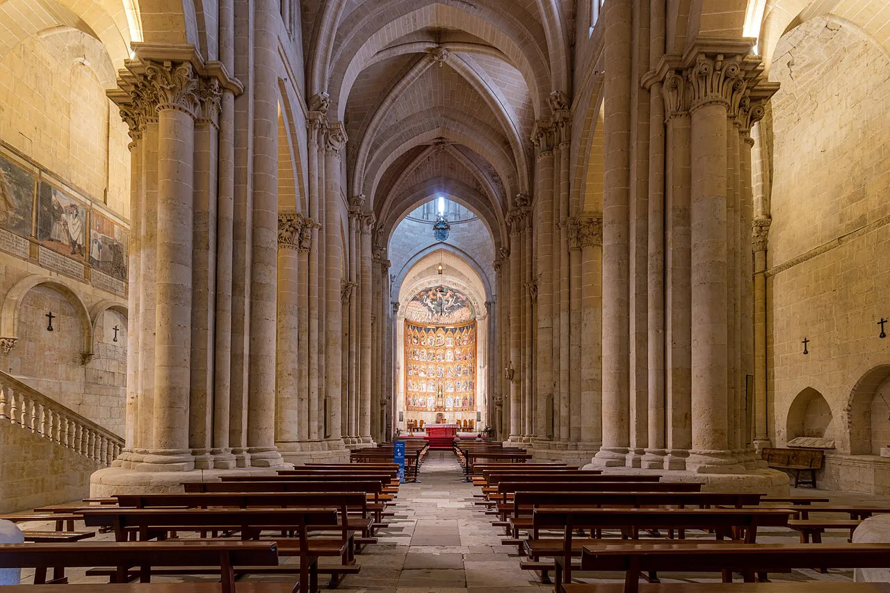 The nave of the Old Cathedral of Salamanca.