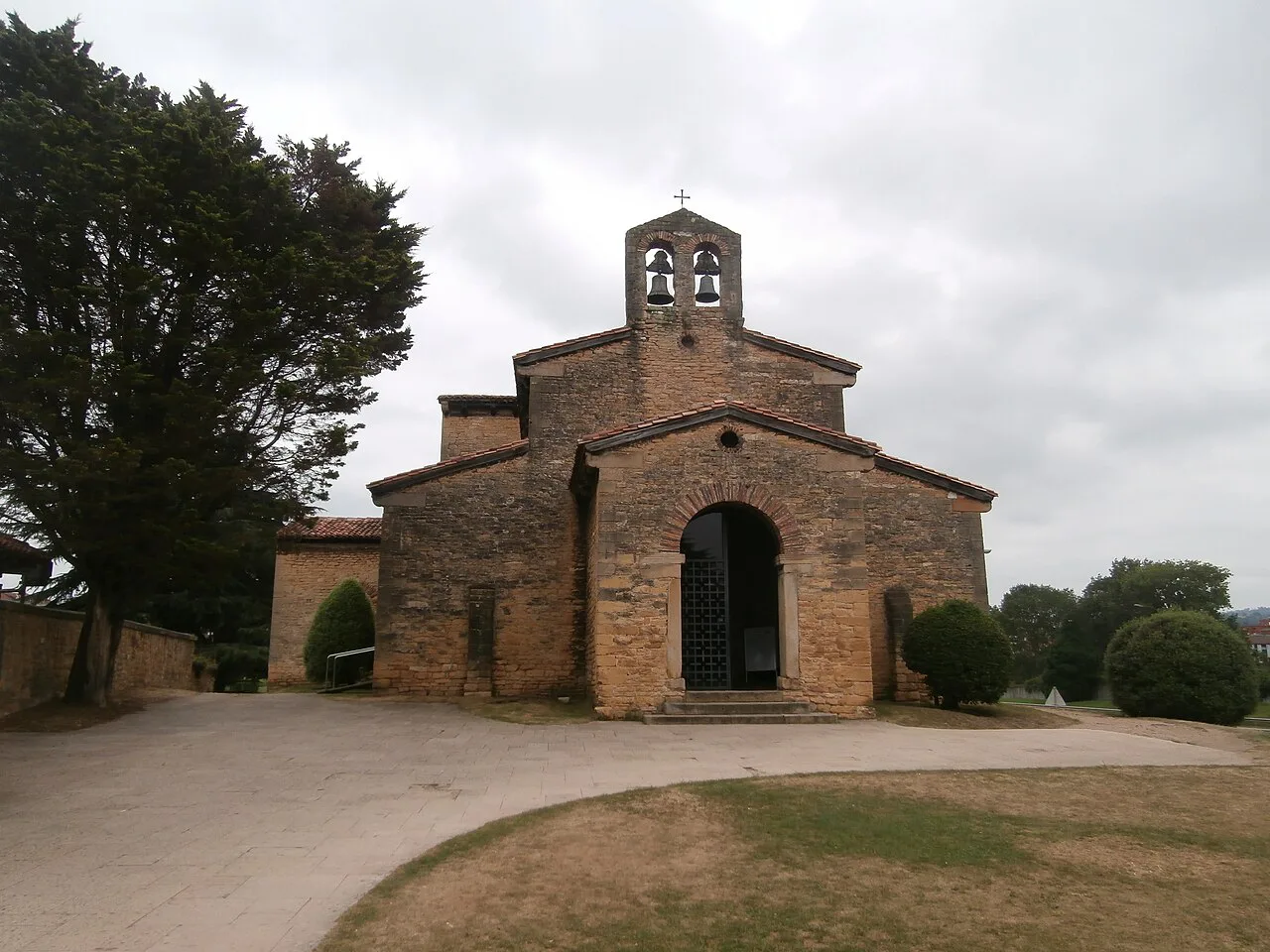 The church of San Julián de los Prados (Santullano) in Oviedo.