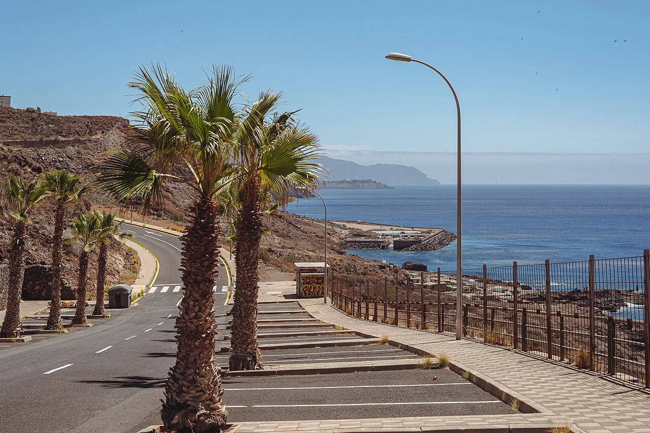Calle Mayántigo by the sea in Acorán, Santa Cruz de Tenerife.