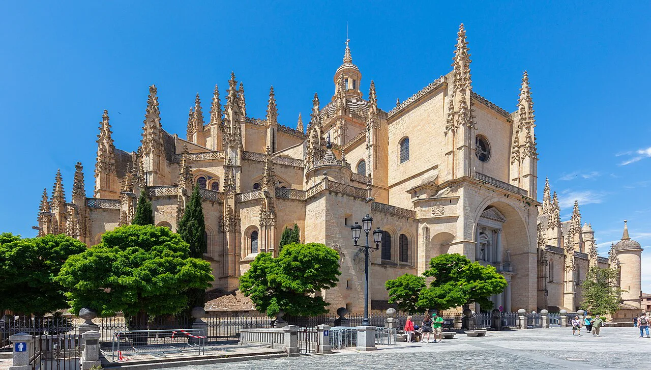 Segovia Cathedral, a short walk from the Alcázar of Segovia.