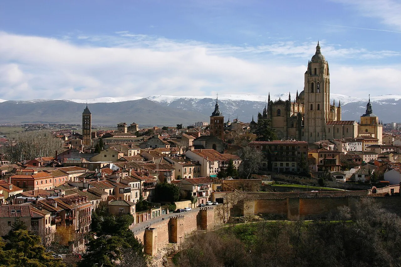 Segovia and its cathedral seen from the Alcázar.