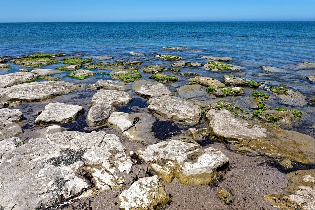 The rocky shoreline at Dénia.