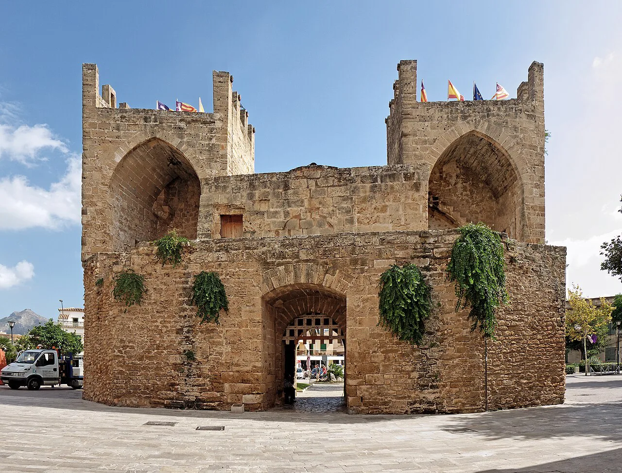 The Porta del Moll gateway in the medieval walls of Alcúdia, Mallorca.