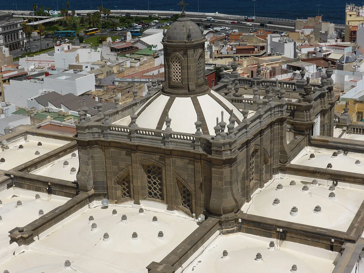 The dome of the Catedral de Santa Ana seen from above, Las Palmas de Gran Canaria.