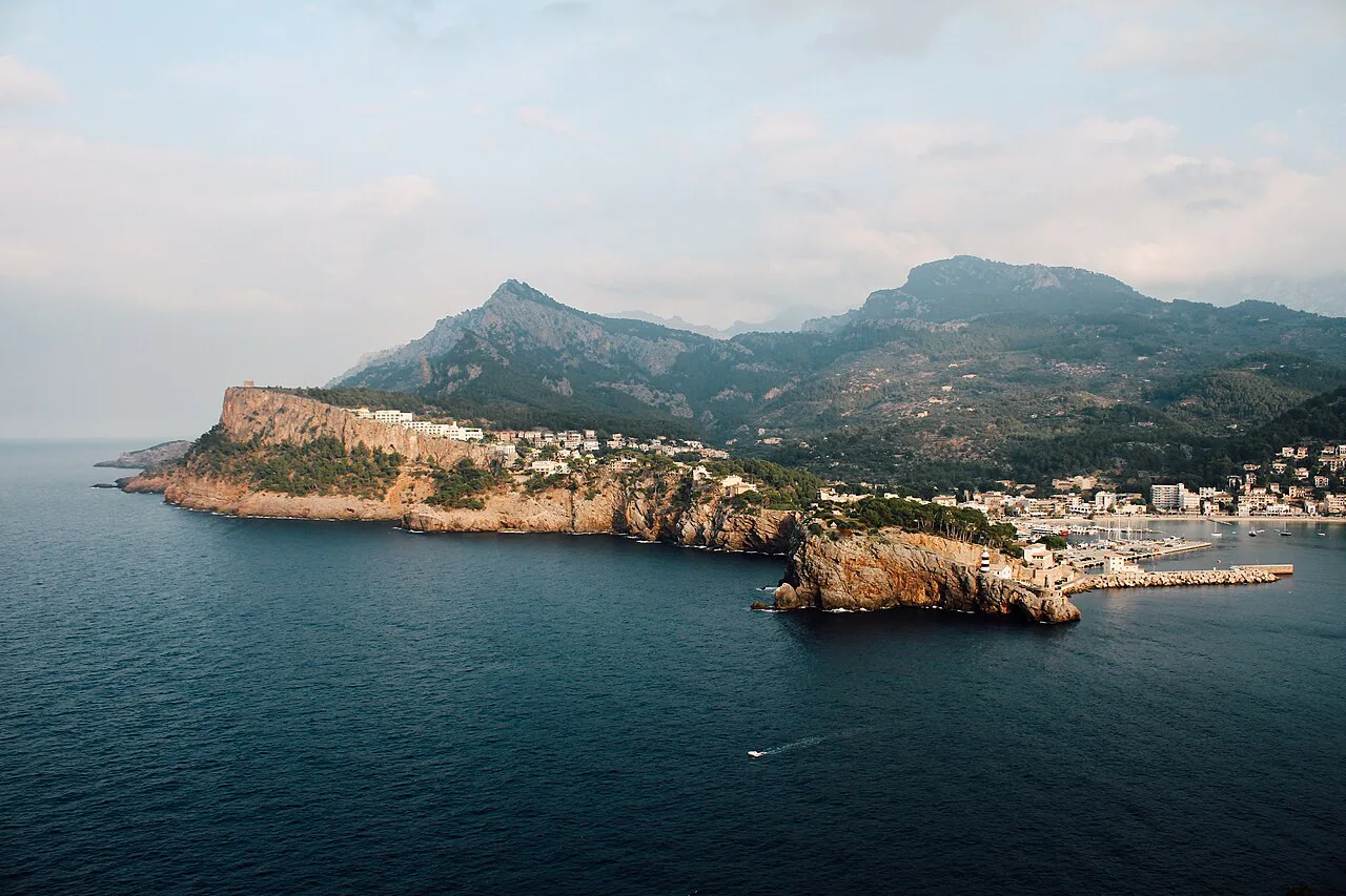 The bay of Port de Sóller and the Tramuntana mountains.