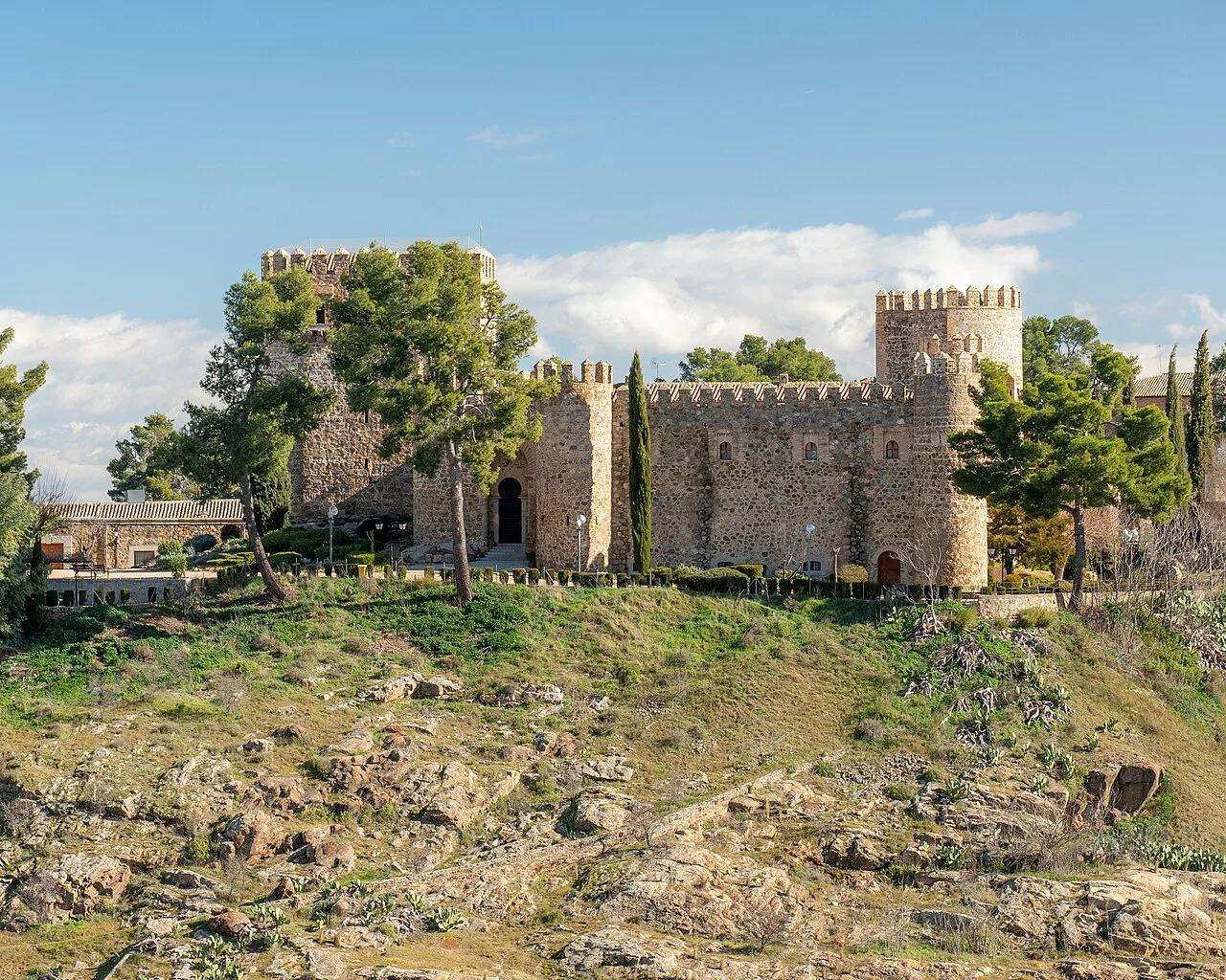The Castillo de San Servando above the rocks, Toledo.