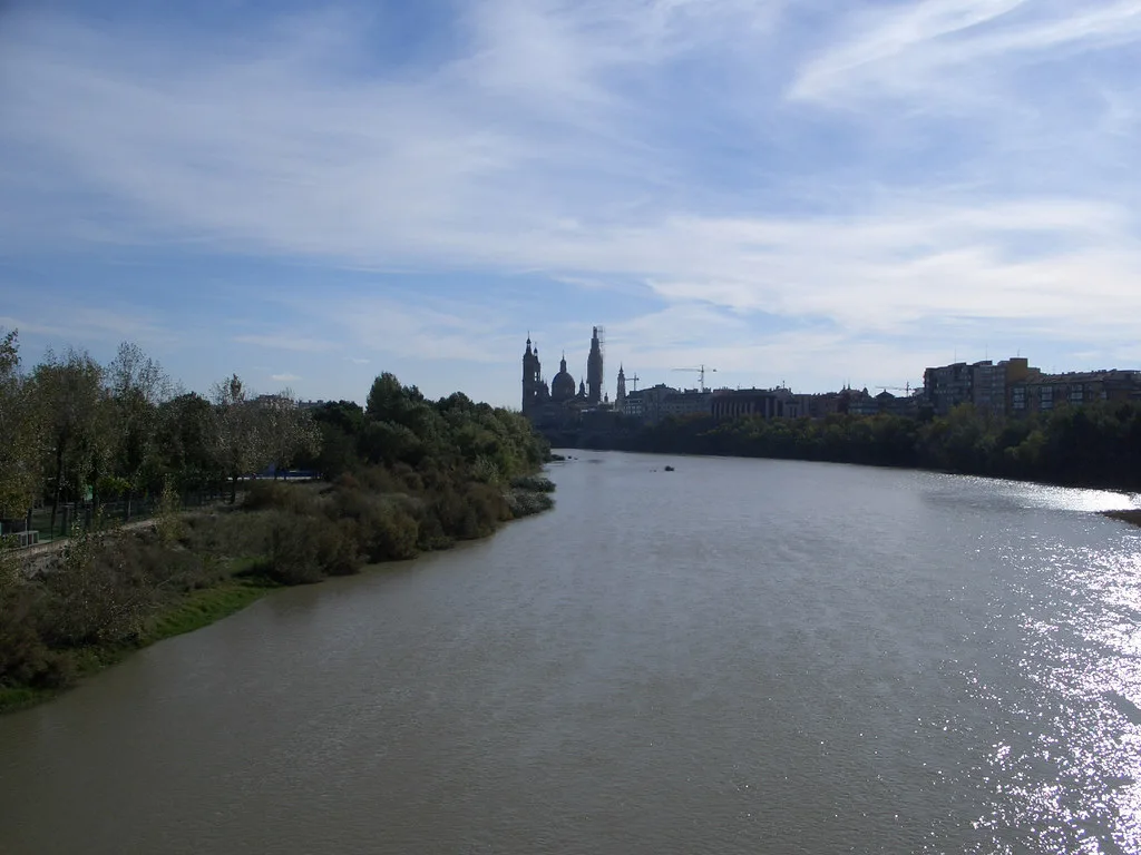 The Ebro and the Basílica del Pilar seen from the Puente de la Almozara, Zaragoza.