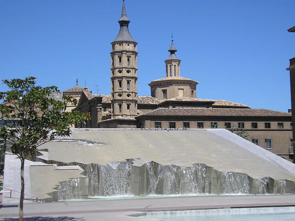 The cascade fountain in Zaragoza's Plaza del Pilar.